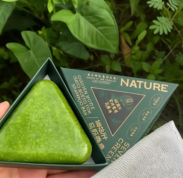 صابون السبعة أعشاب الطبيعي الذي يقوي ويغذي فروة الرأس