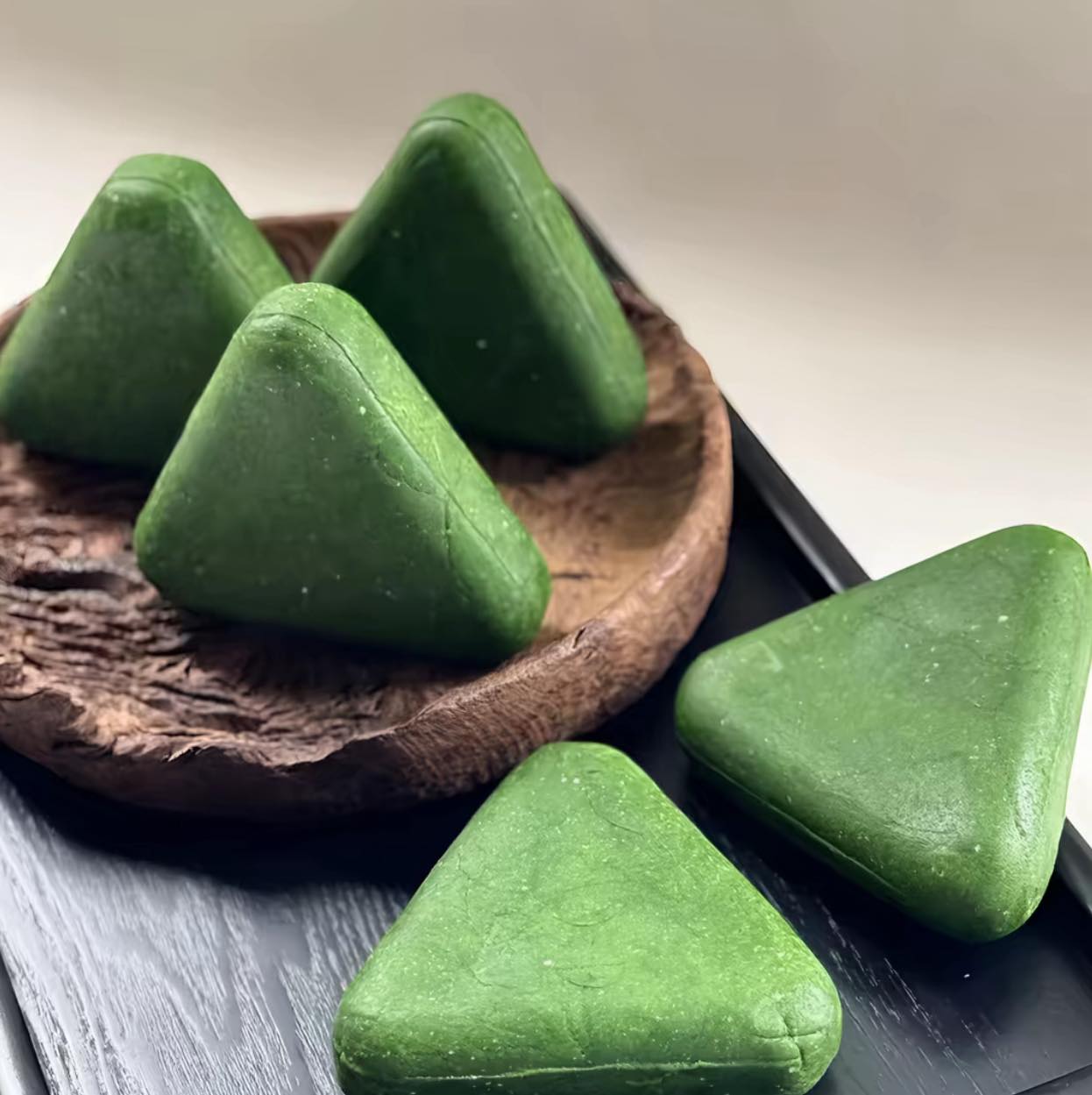 صابون السبعة أعشاب الطبيعي الذي يقوي ويغذي فروة الرأس